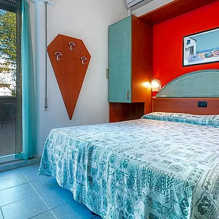 Diamond Hotel 3*