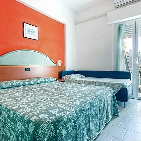 Diamond Hotel 3*